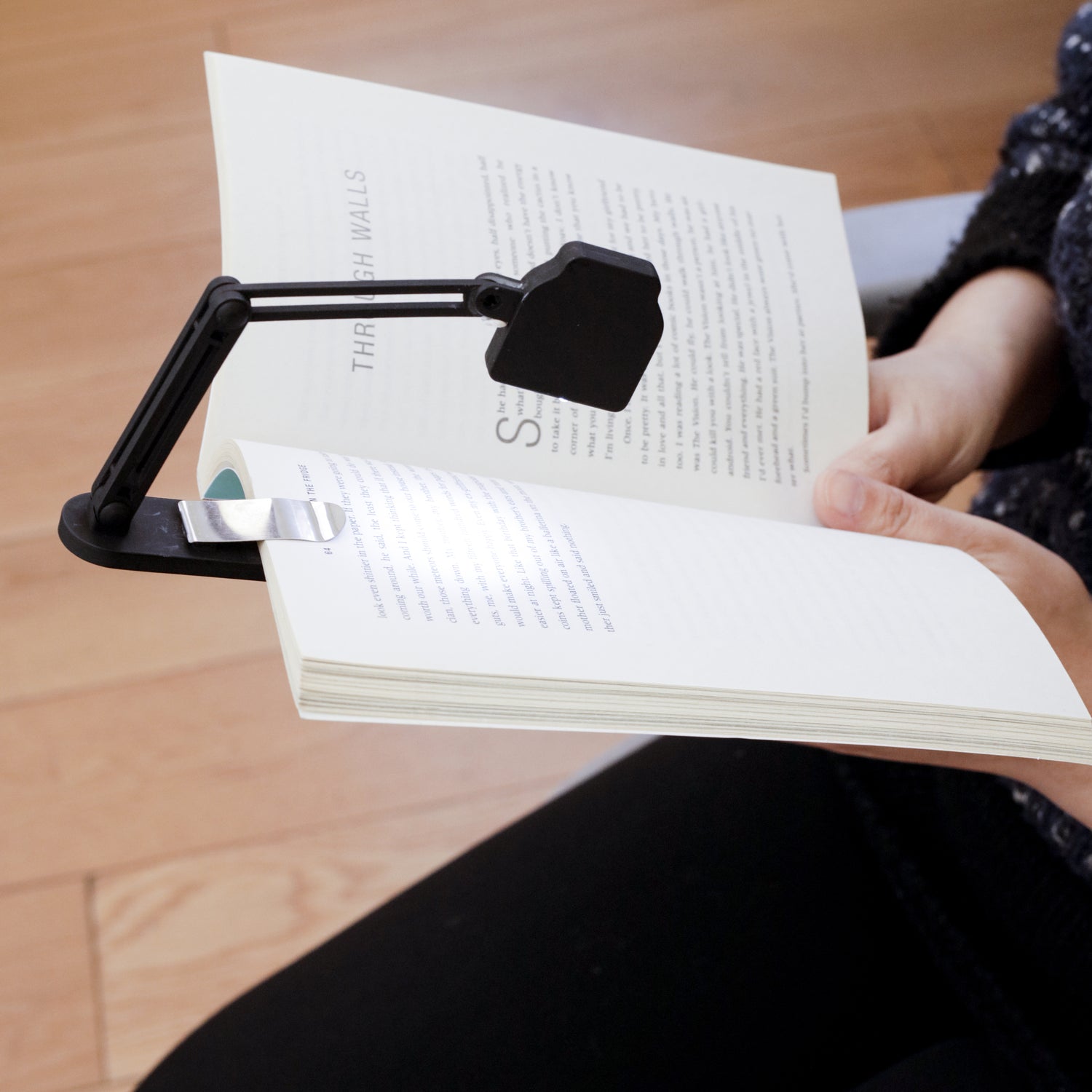 Slim Folding Book Lamp