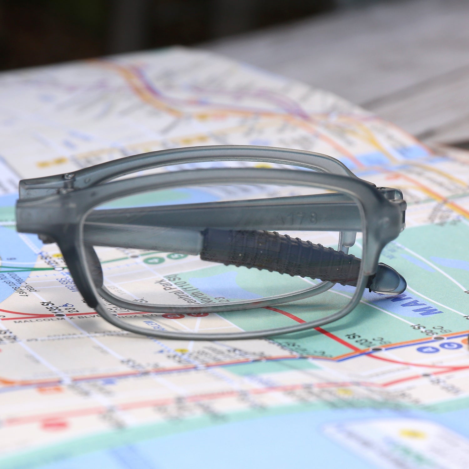 Folding Readers in Zipper Case