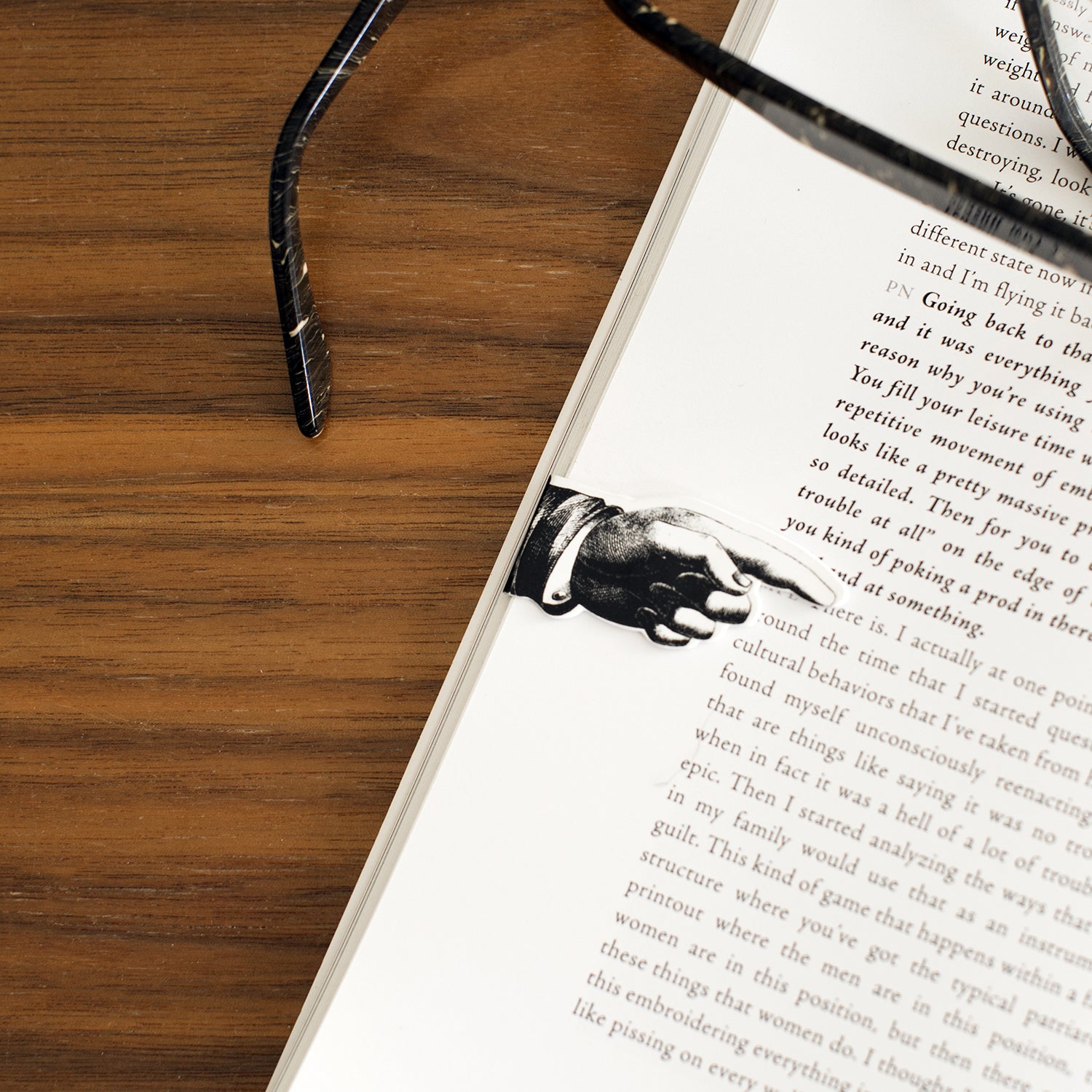 Magnetic Pointing Bookmark