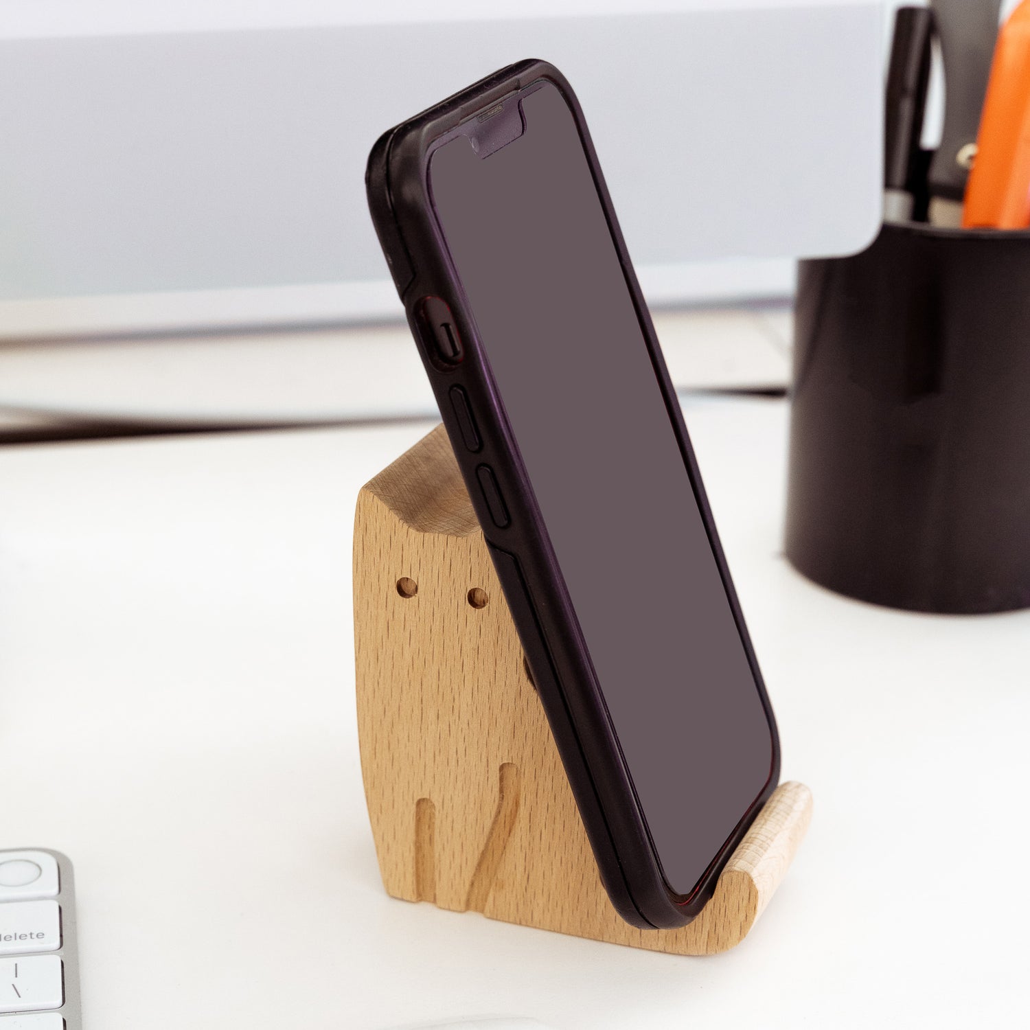 Cat Beechwood Phone Stand