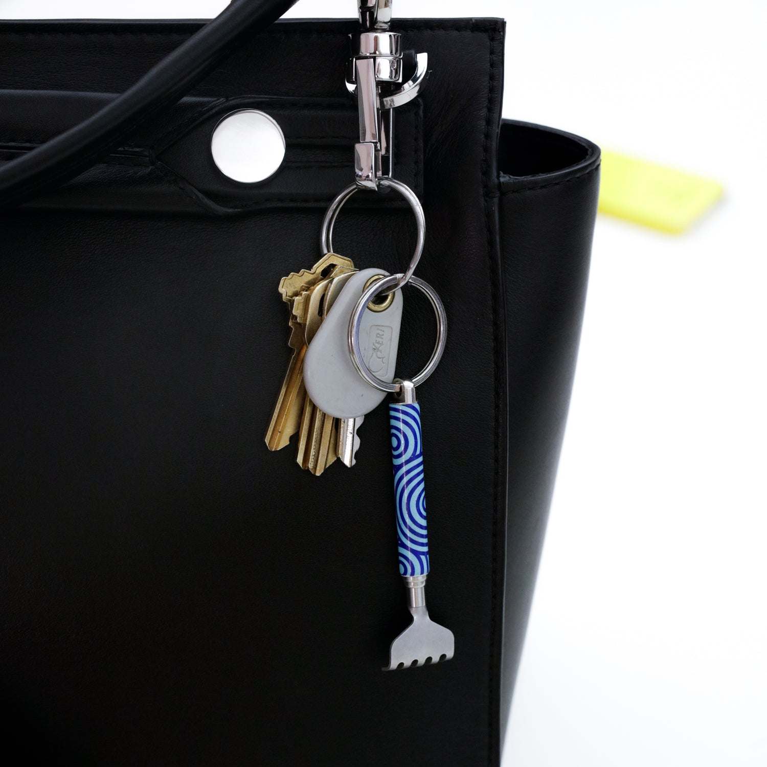 Keychain Pattern Mini Back Scratcher