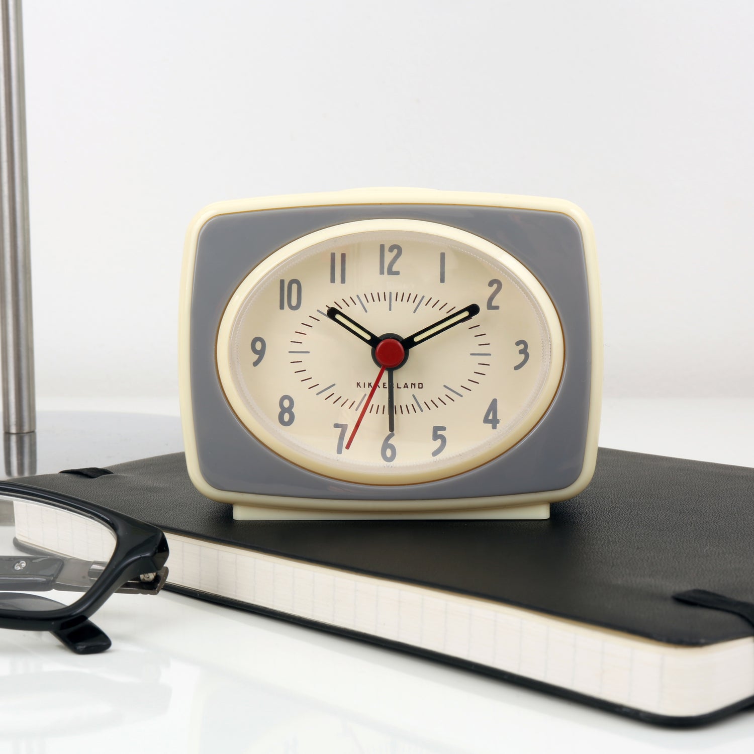 Classic alarm clock-grijs