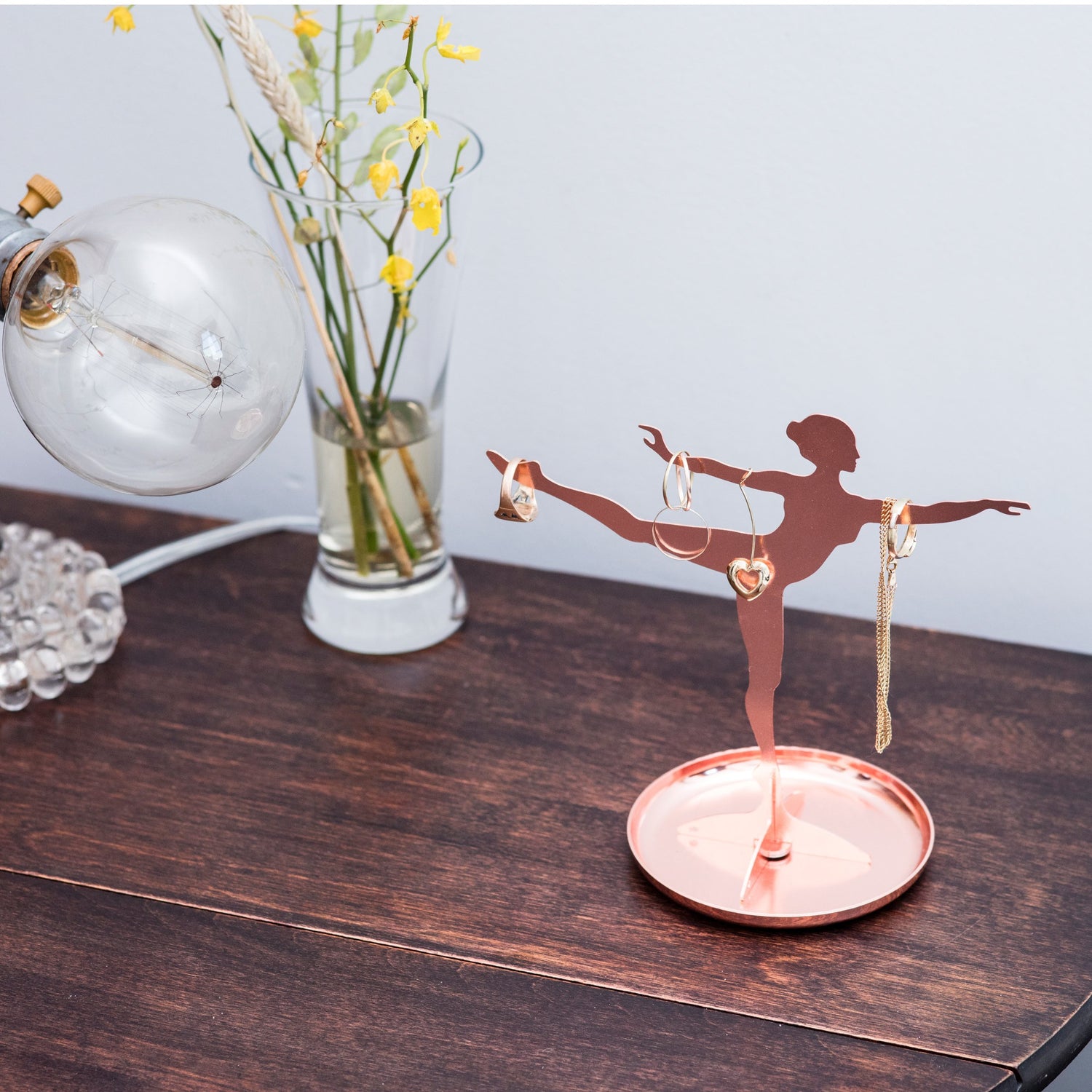 Ballerina sieraden stand koper