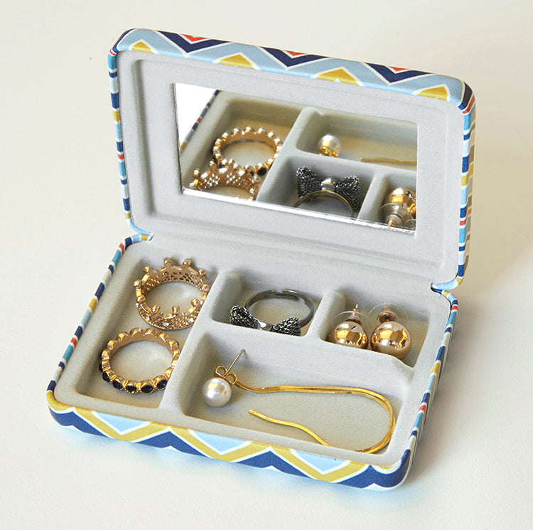 Portable Striped Jewelry Case
