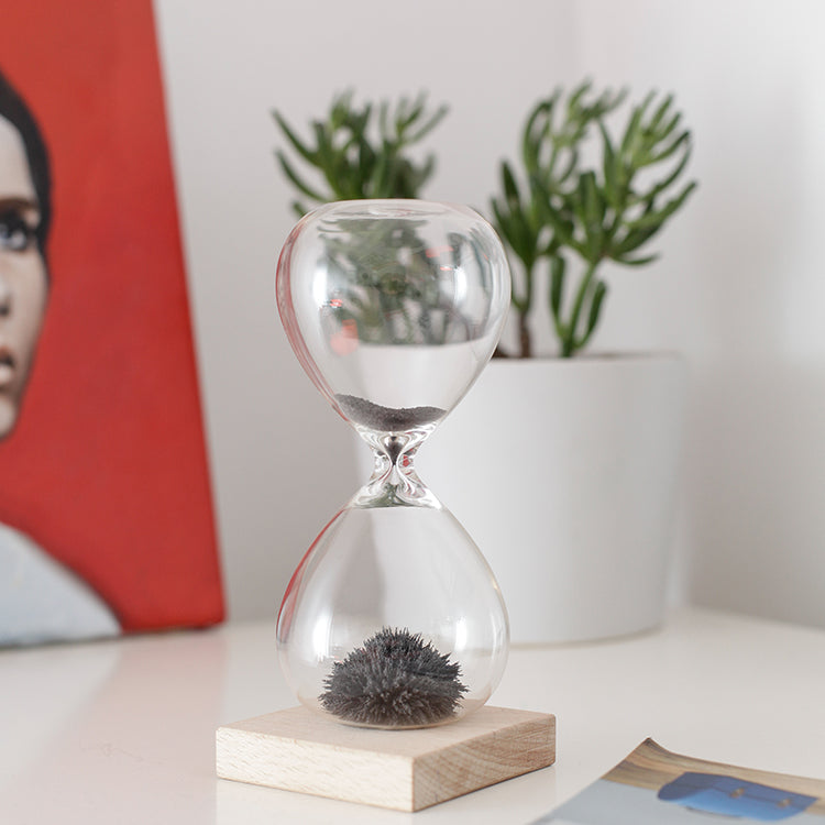 Magnetic Hourglass