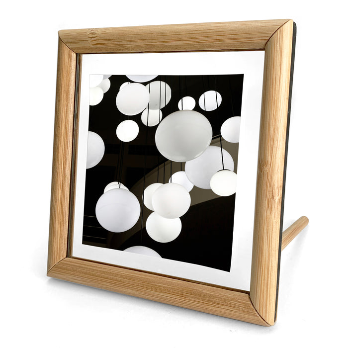 Medium Floating Frame