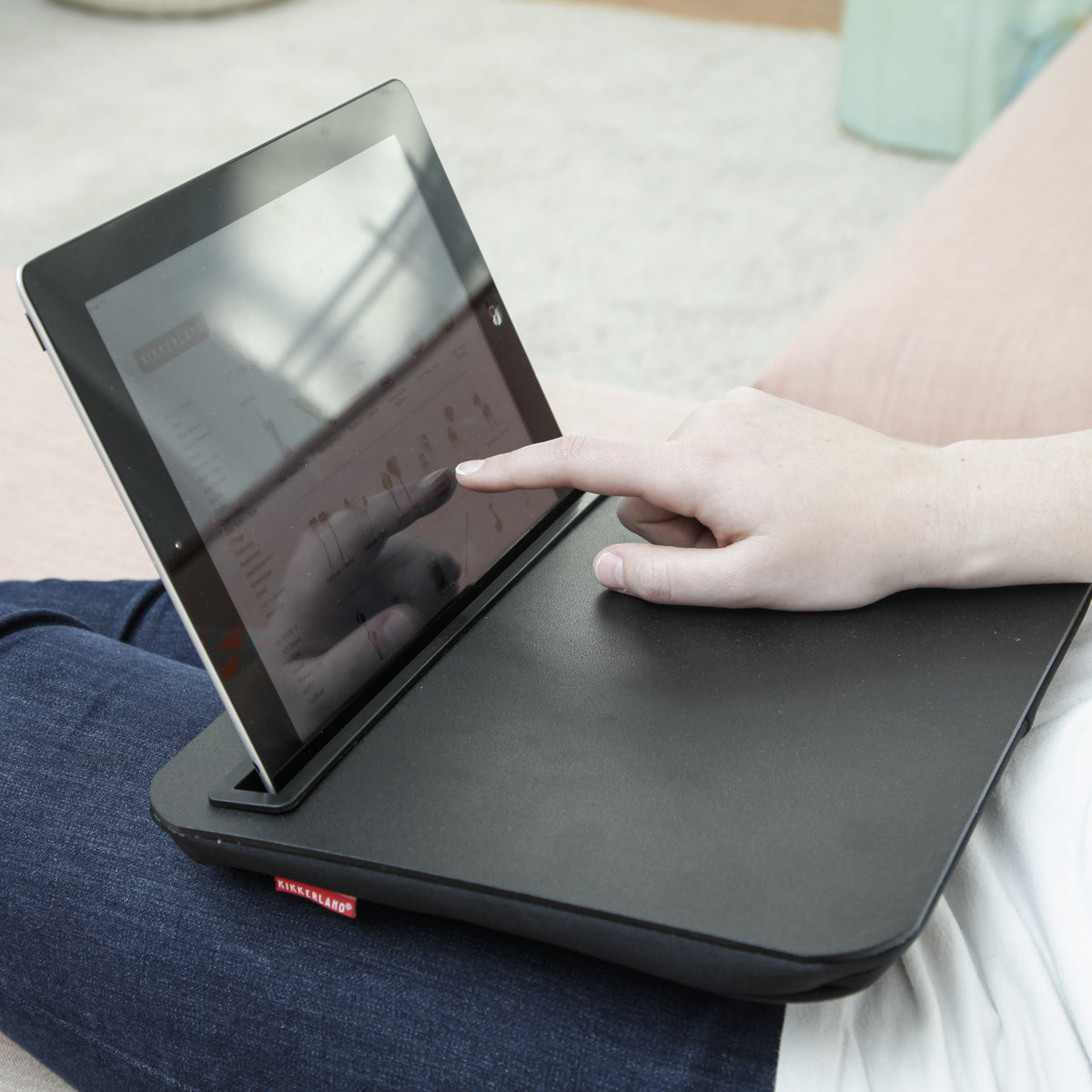 iPad Lap Desk — Kikkerland B.V